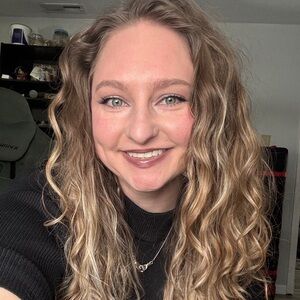 Meet your Posher, Cecelia